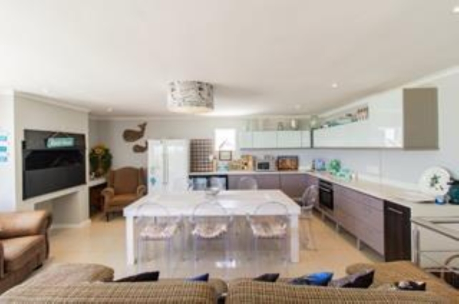 5 Bedroom Property for Sale in Van Riebeeckstrand Western Cape